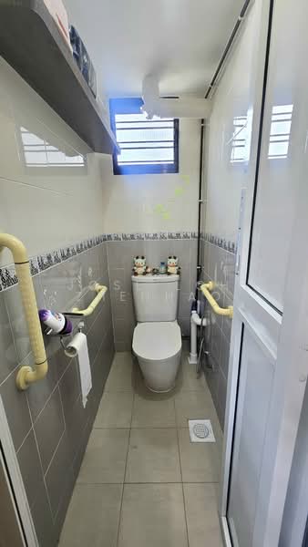 466 Crawford Lane, 466 Crawford Lane, 3 Bedrooms, 882 sqft, HDB Flat For Sale, by Jose Loh Zhenhao, 500193199 - Bathroom - PropertyGuru.com.sg