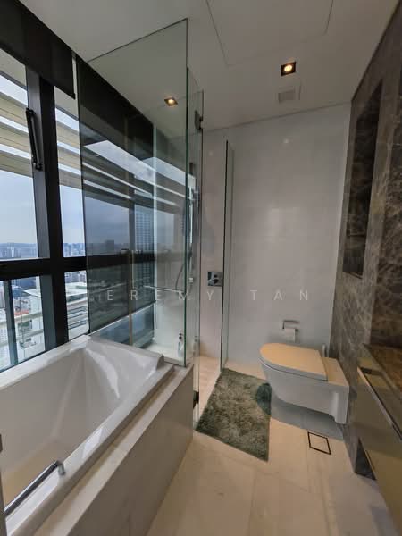 South Beach Residences, 28 South Beach Road, 2 Bedrooms, 1,216 sqft, Condominium For Rent, by Jeremy Tan, 500193210 - Bathroom - PropertyGuru.com.sg