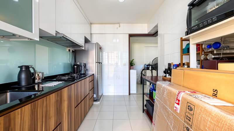 180C Rivervale Crescent, 180C Rivervale Crescent, 3 Bedrooms, 1,001 sqft, HDB Flat For Sale, by Justin Foo, 500193236 - Kitchen - PropertyGuru.com.sg