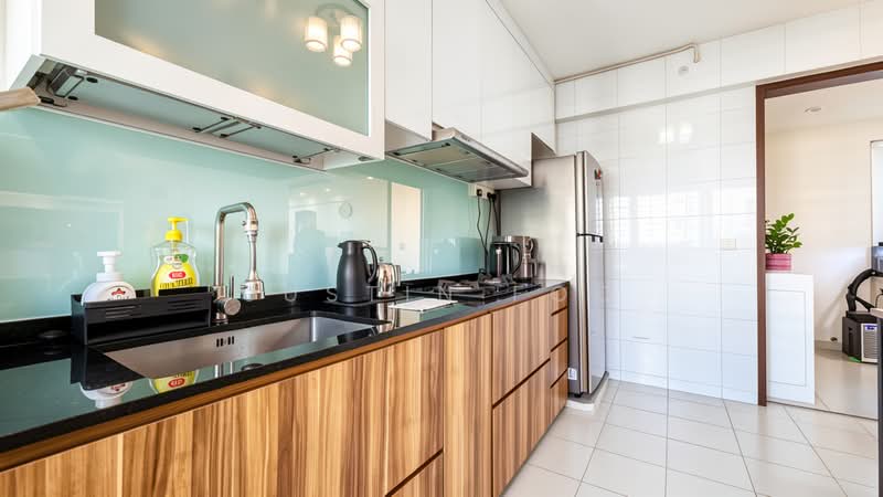 180C Rivervale Crescent, 180C Rivervale Crescent, 3 Bedrooms, 1,001 sqft, HDB Flat For Sale, by Justin Foo, 500193236 - Kitchen - PropertyGuru.com.sg