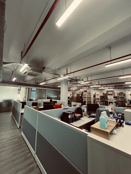 B-Central, 994 Bendemeer Road, 4,758 sqft, Light Industrial (B1) For Sale, by Mark Goh, 500193240 - Office - CommercialGuru.com.sg