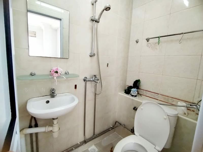 Toh Tuck, , Room Rental, 248 sqft, Terraced House For Rent, by Xiao Dong, 500193242 - Bathroom - PropertyGuru.com.sg