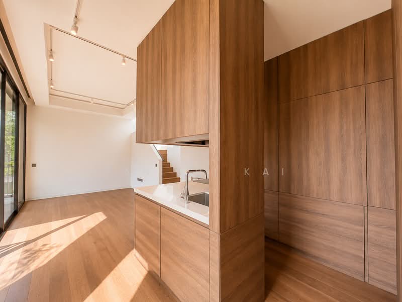 Brand New Freehold Renovated 3B Penthouse in Newton at $3.2m!, , 3 Bedrooms, 1,410 sqft, Condominium For Sale, by Tan Shi Kai, 500193243 - Kitchen - PropertyGuru.com.sg