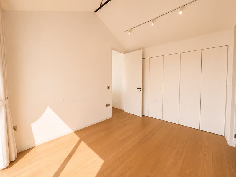 Brand New Freehold Renovated 3B Penthouse in Newton at $3.2m!, , 3 Bedrooms, 1,410 sqft, Condominium For Sale, by Tan Shi Kai, 500193243 - Master - PropertyGuru.com.sg
