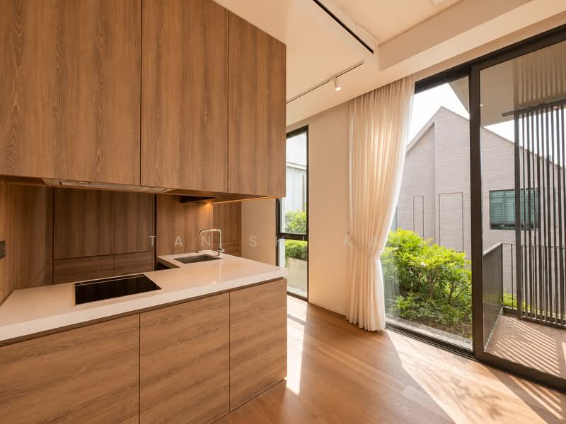Brand New Freehold Renovated 3B Penthouse in Newton at $3.2m!, , 3 Bedrooms, 1,410 sqft, Condominium For Sale, by Tan Shi Kai, 500193243 - Kitchen - PropertyGuru.com.sg