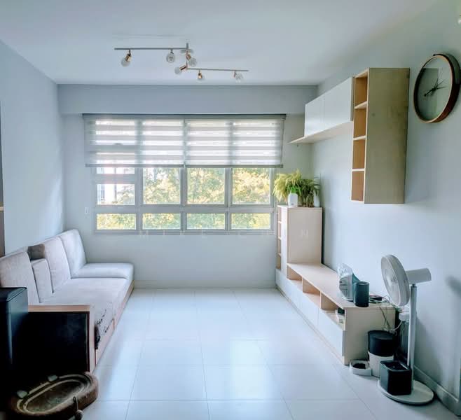 590C Montreal Link, 590C Montreal Link, 3 Bedrooms, 1,001 sqft, HDB Flat For Rent, by Mike Chin, 500193253 - Living Room - PropertyGuru.com.sg