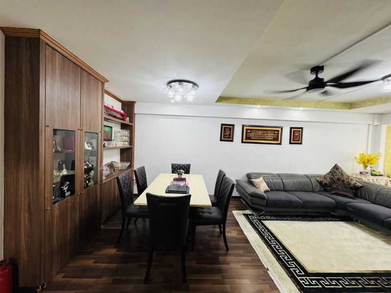 670 Woodlands Drive 71, 670 Woodlands Drive 71, 4 Bedrooms, 1,410 sqft, HDB Flat For Sale, by Faizal Kasmin, 500193255 - Living Room - PropertyGuru.com.sg