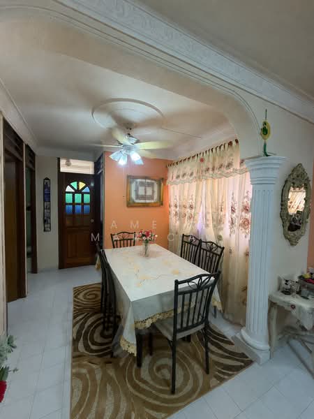 225 Tampines Street 23, 225 Tampines Street 23, 3 Bedrooms, 1,130 sqft, HDB Flat For Sale, by Ameer Marican, 500193257 - Dining Room - PropertyGuru.com.sg