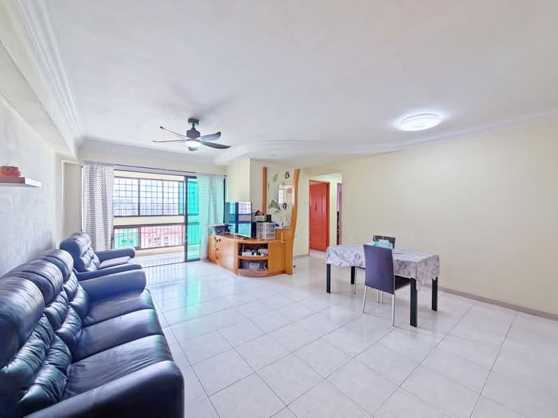 682B Jurong West Central 1, 682B Jurong West Central 1, 3 Bedrooms, 1,227 sqft, HDB Flat For Sale, by Michelle Koo, 500193269 - Living Room - PropertyGuru.com.sg