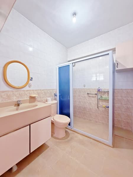 682B Jurong West Central 1, 682B Jurong West Central 1, 3 Bedrooms, 1,227 sqft, HDB Flat For Sale, by Michelle Koo, 500193269 - Bathroom - PropertyGuru.com.sg