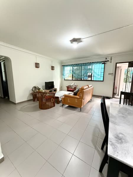 839 Yishun Street 81, 839 Yishun Street 81, 3 Bedrooms, 1,109 sqft, HDB Flat For Sale, by Ridhuan Abdullah, 500193272 - Living Room - PropertyGuru.com.sg