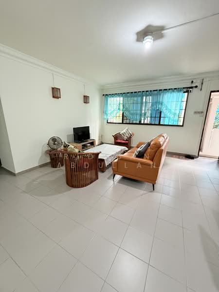839 Yishun Street 81, 839 Yishun Street 81, 3 Bedrooms, 1,109 sqft, HDB Flat For Sale, by Ridhuan Abdullah, 500193272 - Living Room - PropertyGuru.com.sg