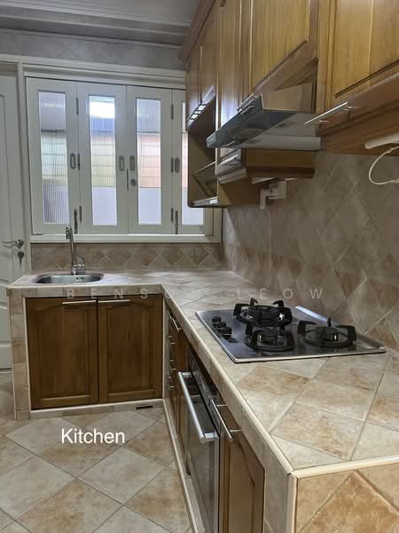 Jalan Elok, Jalan Elok, 4 Bedrooms, 3,300 sqft, Corner Terrace For Sale, by Benson Leow, 500193281 - Kitchen - PropertyGuru.com.sg