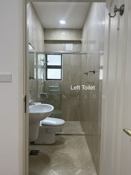 Jalan Elok, Jalan Elok, 4 Bedrooms, 3,300 sqft, Corner Terrace For Sale, by Benson Leow, 500193281 - Bathroom - PropertyGuru.com.sg