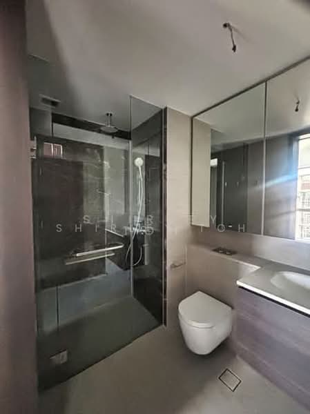 Pasir Ris 8, 8 Pasir Ris Drive 8, 2 Bedrooms, 710 sqft, Apartment For Sale, by Shirley Toh, 500193284 - Bathroom - PropertyGuru.com.sg