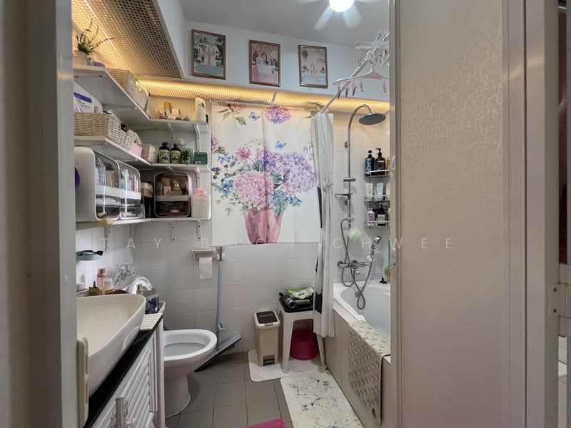 115C Canberra Walk, 115C Canberra Walk, 3 Bedrooms, 1,001 sqft, HDB Flat For Sale, by Tay Boon Chwee, 500193292 - Bathroom - PropertyGuru.com.sg
