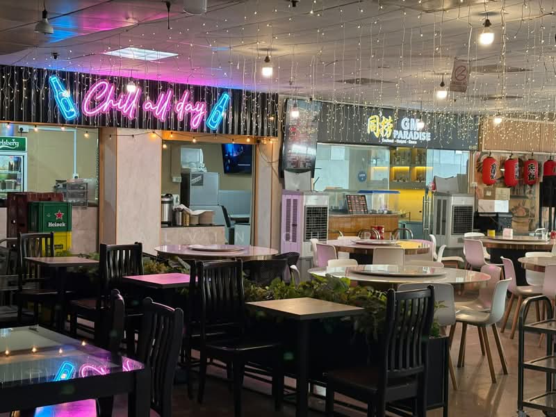 Golden Mile Tower, 6001 Beach Road, 915 sqft, Office For Rent, by Alvin Charm, 500193307 - Eatery in the vicinity - CommercialGuru.com.sg