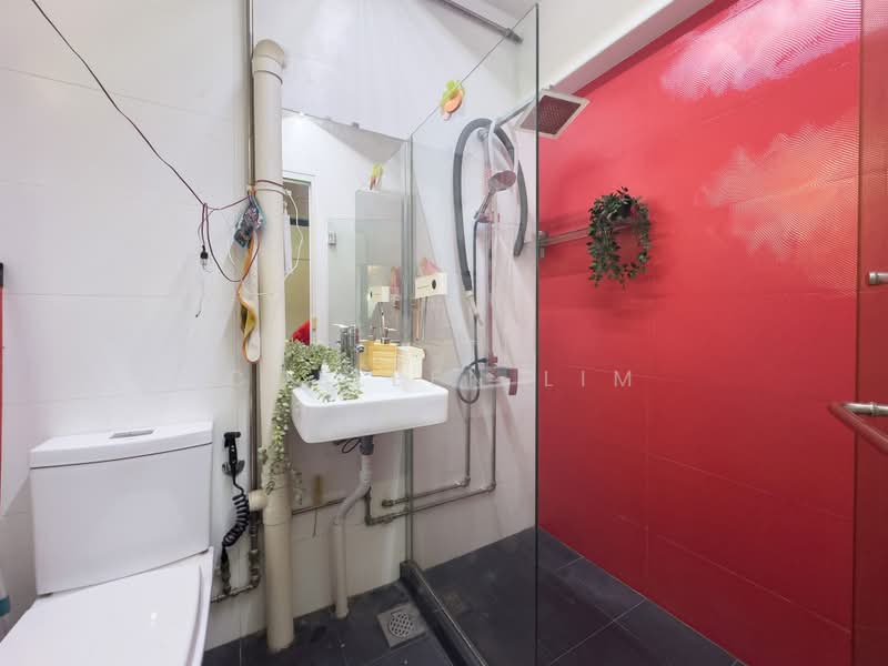 390 Yishun Avenue 6, 390 Yishun Avenue 6, 3 Bedrooms, 1,119 sqft, HDB Flat For Sale, by Colleen Lim, 500193319 - Bathroom - PropertyGuru.com.sg