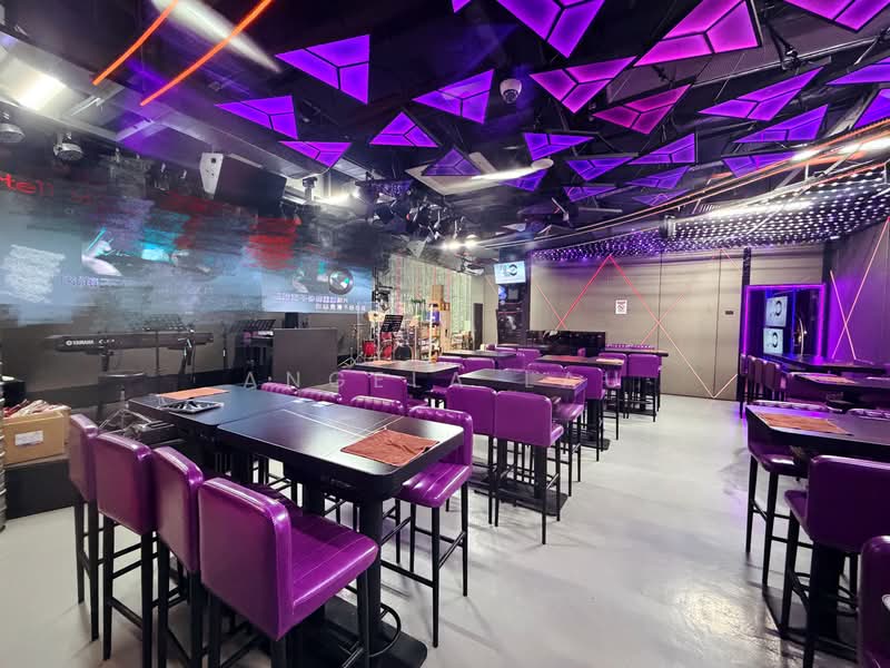 Pub for takeover at Katong Area, , 2,300 sqft, Mall Shop For Sale, by Angela Lau, 500193320 - Interior - CommercialGuru.com.sg