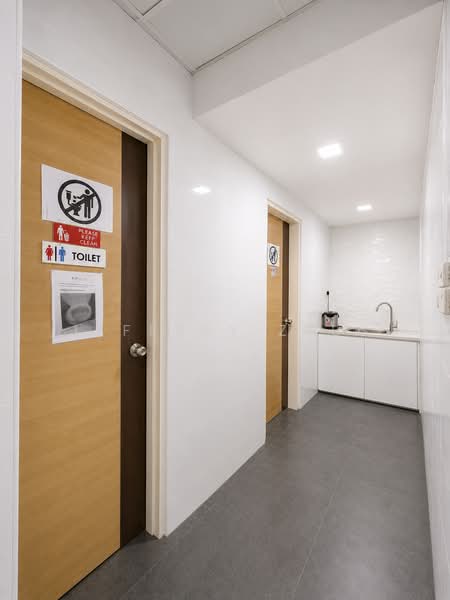 Fook Hai Building, 150 South Bridge Road, 1,593 sqft, Office For Rent, by Jeffrey Zeus, 500193323 - Corridor - CommercialGuru.com.sg
