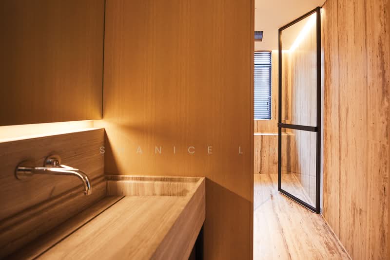 Casa Cairnhill, 1 Peck Hay Road, 3 Bedrooms, 1,539 sqft, Condominium For Sale, by Shanice Lim, 500193329 - Bathroom - PropertyGuru.com.sg