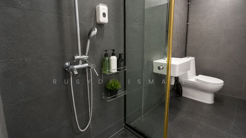 426 Jurong West Avenue 1, 426 Jurong West Avenue 1, 3 Bedrooms, 1,163 sqft, HDB Flat For Sale, by Rusydi Ismail, 500193336 - Bathroom - PropertyGuru.com.sg