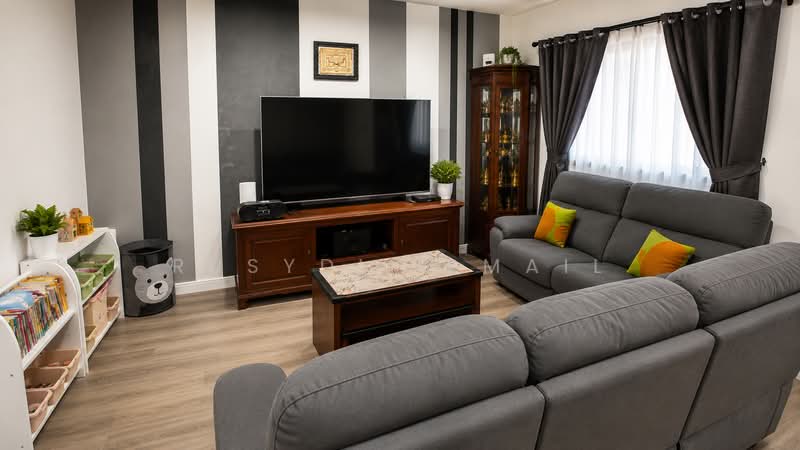 426 Jurong West Avenue 1, 426 Jurong West Avenue 1, 3 Bedrooms, 1,163 sqft, HDB Flat For Sale, by Rusydi Ismail, 500193336 - Living Room - PropertyGuru.com.sg
