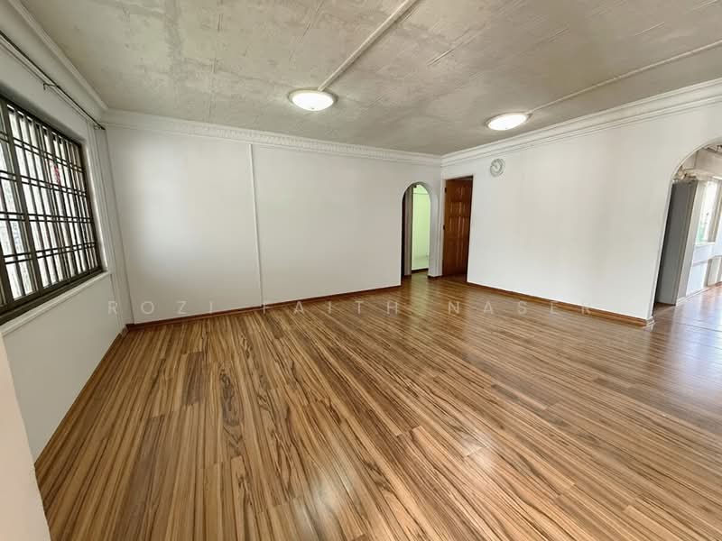 249 Tampines Street 21, 249 Tampines Street 21, 3 Bedrooms, 1,097 sqft, HDB Flat For Sale, by Rozi Faith Naser, 500193337 - Living Room - PropertyGuru.com.sg