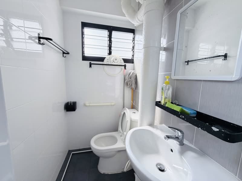 407 Yishun Avenue 6, 407 Yishun Avenue 6, Room Rental, 350 sqft, HDB Flat For Rent, by Christine Ng, 500193340 - Bathroom - PropertyGuru.com.sg