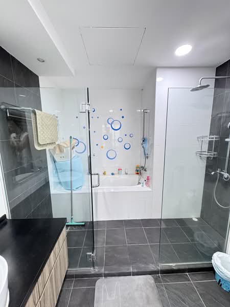 Duchess Crest, 64 Duchess Avenue, Tanglin / Holland / Bukit Timah, 4 Bedrooms, 1,711 sqft, Condominium For Sale, by Kai Yue KX, 500193342 - Bathroom - PropertyGuru.com.sg