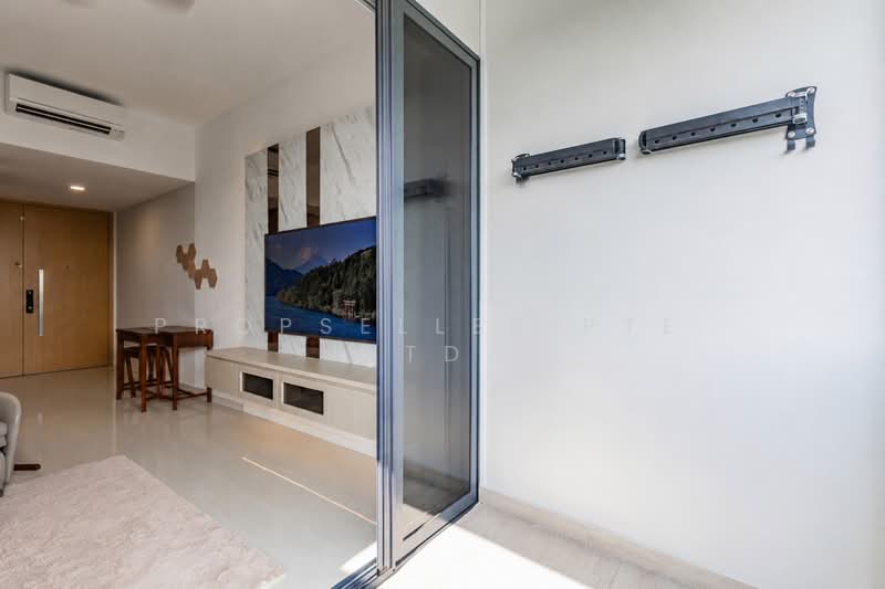 The Jovell, 21 Flora Drive, 1 Bedroom, 527 sqft, Condominium For Sale, by Elaine Wong, 500193347 - Living Room - PropertyGuru.com.sg