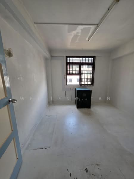 97 Jalan Dua, 97 Jalan Dua, 2 Bedrooms, 603 sqft, HDB Flat For Sale, by Wei Leng Tan, 500193352 - Spacious Room 2 - PropertyGuru.com.sg