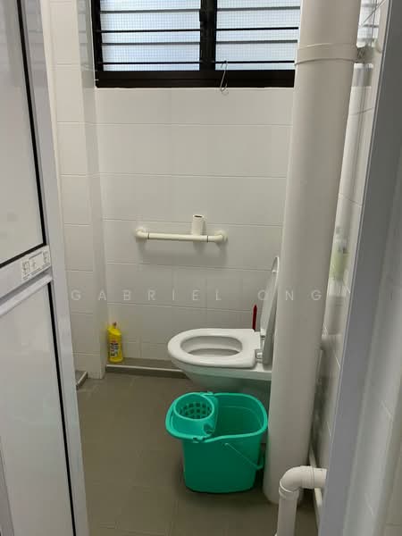 211 Hougang Street 21, 211 Hougang Street 21, 2 Bedrooms, 731 sqft, HDB Flat For Rent, by Gabriel Ong, 500193356 - Bathroom - PropertyGuru.com.sg