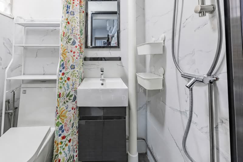 442 Ang Mo Kio Avenue 10, 442 Ang Mo Kio Avenue 10, 2 Bedrooms, 721 sqft, HDB Flat For Sale, by JOHN YEO, 500193372 - Bathroom - PropertyGuru.com.sg
