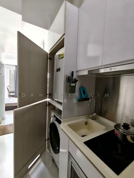 #1 Loft, 1 Lorong 24 Geylang, Room Rental, 180 sqft, Apartment For Rent, by Danis ET Lim 林永添, 500193373 - Kitchen - PropertyGuru.com.sg
