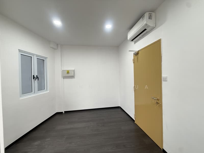 Tessensohn Road spacious 3bed 2 bath apartment rental, , 3 Bedrooms, 1,000 sqft, Apartment For Rent, by Yvonne Chua, 500193376 - Interior - PropertyGuru.com.sg