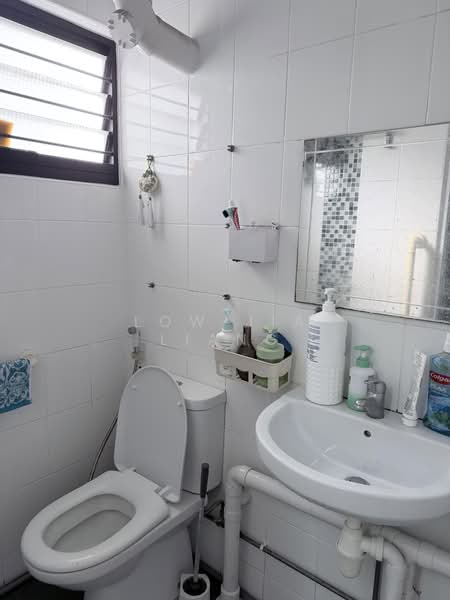 473 Ang Mo Kio Avenue 10, 473 Ang Mo Kio Avenue 10, Room Rental, 150 sqft, HDB Flat For Rent, by Low Jia Liang, 500193384 - Bathroom - PropertyGuru.com.sg