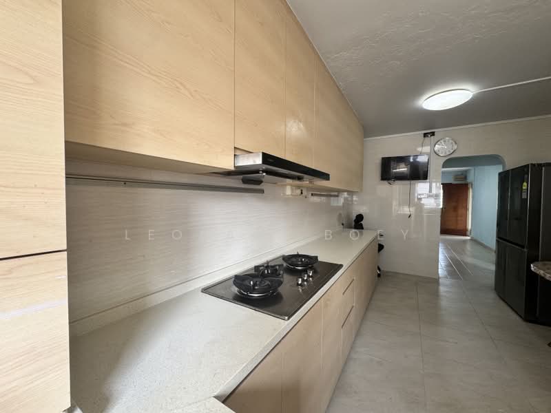 260 Bukit Batok East Avenue 4, 260 Bukit Batok East Avenue 4, Dairy Farm / Bukit Panjang / Choa Chu Kang, 2 Bedrooms, 786 sqft, HDB Flat For Sale, by Leonard Boey, 500193385 - Kitchen - PropertyGuru.com.sg