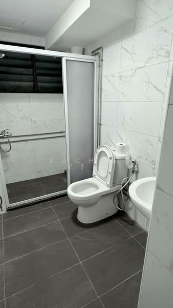 Braddell View, 10A Braddell Hill, Room Rental, 180 sqft, Apartment For Rent, by Rachel Yeo, 500193390 - Bathroom - PropertyGuru.com.sg