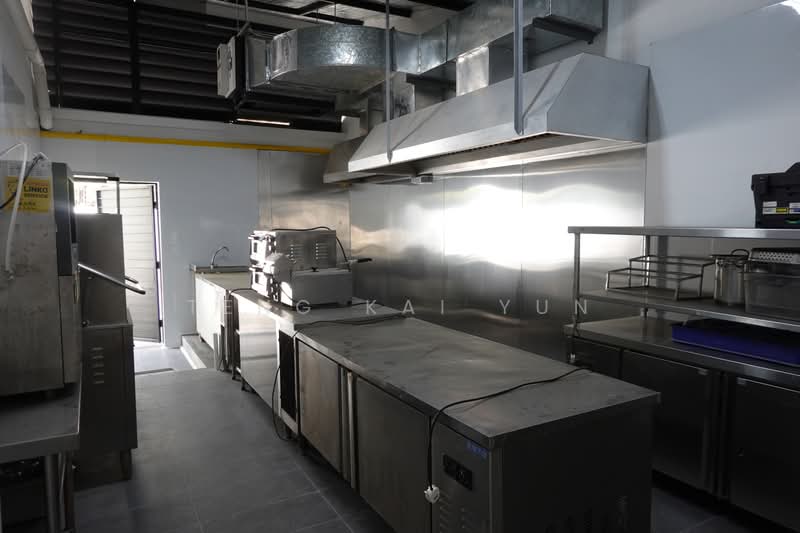 ☆ HIGH-FOOTFALL F&B Shop Unit for Rent ☆, , 1,650 sqft, Shop / Shophouse For Rent, by Teng Kai Yun, 500193391 - Kitchen - CommercialGuru.com.sg