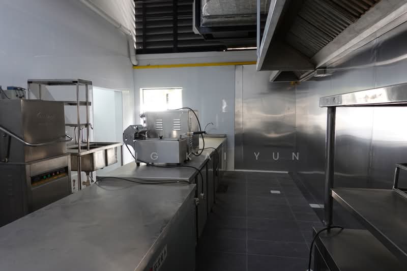 ☆ HIGH-FOOTFALL F&B Shop Unit for Rent ☆, , 1,650 sqft, Shop / Shophouse For Rent, by Teng Kai Yun, 500193391 - Kitchen - CommercialGuru.com.sg