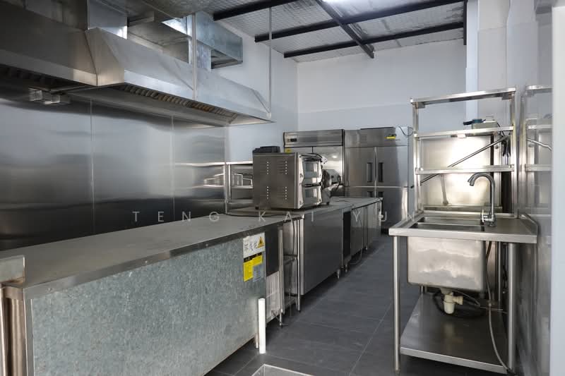 ☆ HIGH-FOOTFALL F&B Shop Unit for Rent ☆, , 1,650 sqft, Shop / Shophouse For Rent, by Teng Kai Yun, 500193391 - Kitchen - CommercialGuru.com.sg