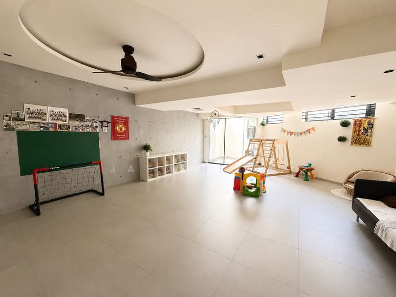 Hua Guan Garden, Hua Guan Crescent, 6 Bedrooms, 9,500 sqft, Semi-Detached House For Sale, by Jasmine Ye, 500193392 - Interior - PropertyGuru.com.sg
