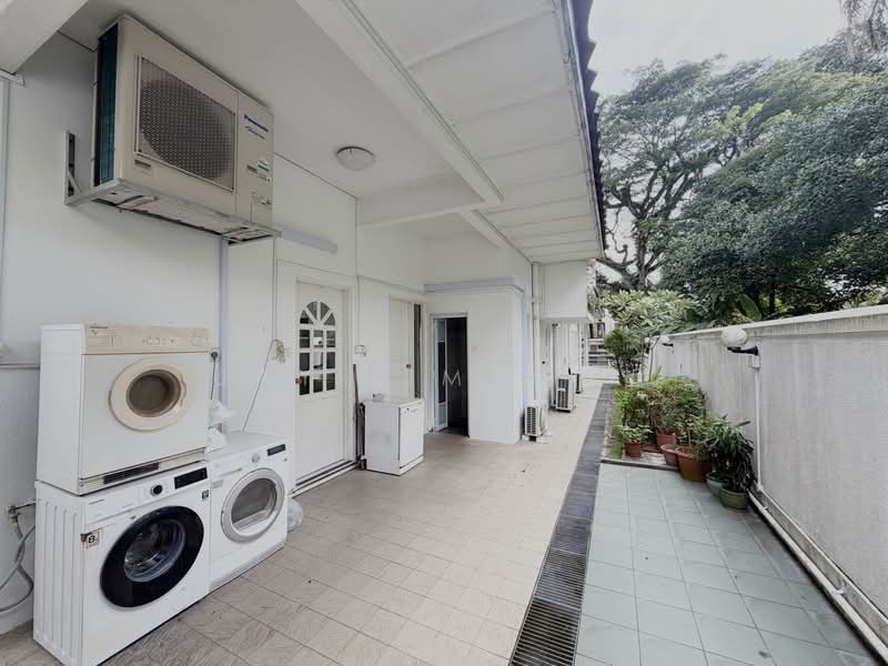 Bungalow nestled in a quiet GCBA enclave, Minutes Walk to KAP MRT, Amenities & Grocer, Yarwood Avenue, 6 Bedrooms, 7,000 sqft, Bungalow House For Rent, by Jay Lim 林俊哲, 500193393 - Exterior - PropertyGuru.com.sg