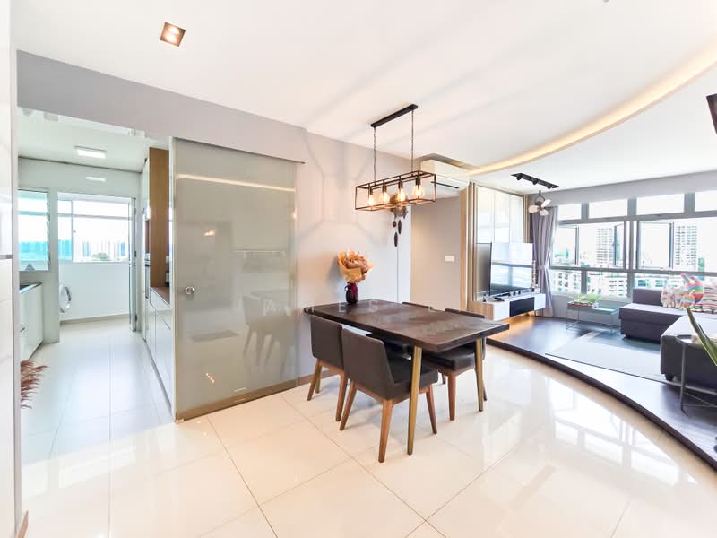 450B Bukit Batok West Avenue 6, 450B Bukit Batok West Avenue 6, 3 Bedrooms, 1,001 sqft, HDB Flat For Sale, by James Li, 500193397 - Living Room - PropertyGuru.com.sg
