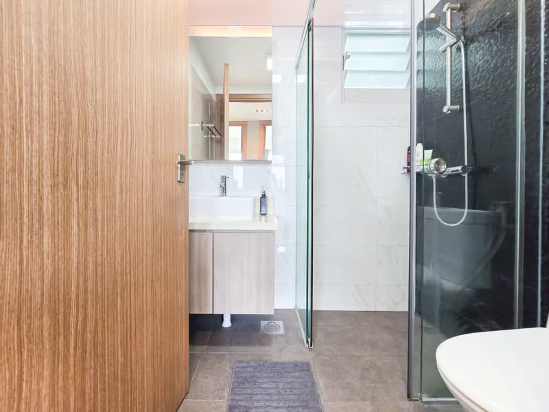 450B Bukit Batok West Avenue 6, 450B Bukit Batok West Avenue 6, 3 Bedrooms, 1,001 sqft, HDB Flat For Sale, by James Li, 500193397 - Bathroom - PropertyGuru.com.sg
