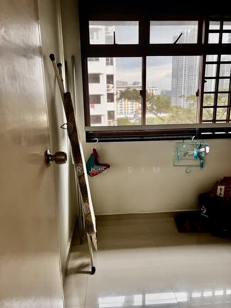 2 Ghim Moh Road, 2 Ghim Moh Road, 2 Bedrooms, 700 sqft, HDB Flat For Sale, by Iris Sim, 500193400 - Balcony - PropertyGuru.com.sg
