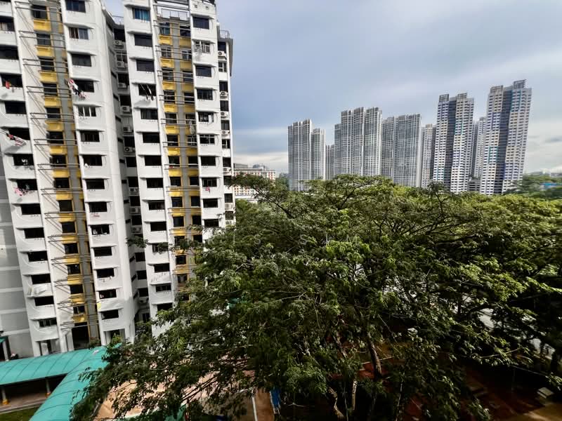 2 Ghim Moh Road, 2 Ghim Moh Road, 2 Bedrooms, 700 sqft, HDB Flat For Sale, by Iris Sim, 500193400 - Exterior - PropertyGuru.com.sg
