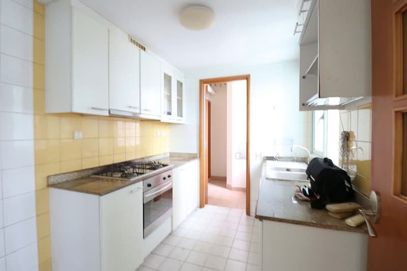 Queens, 16 Stirling Road, 3 Bedrooms, 1,194 sqft, Condominium For Sale, by Tiffany Chan, 500193423 - Kitchen - PropertyGuru.com.sg