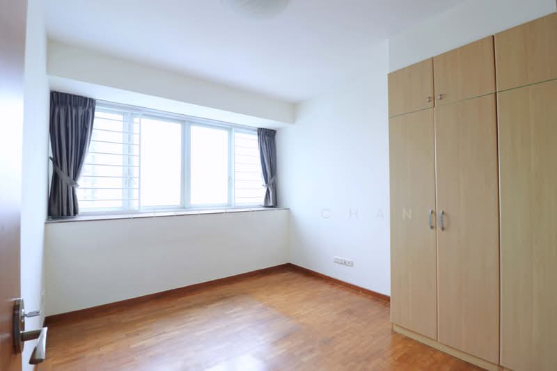 Queens, 16 Stirling Road, 3 Bedrooms, 1,194 sqft, Condominium For Sale, by Tiffany Chan, 500193423 - Bedroom - PropertyGuru.com.sg
